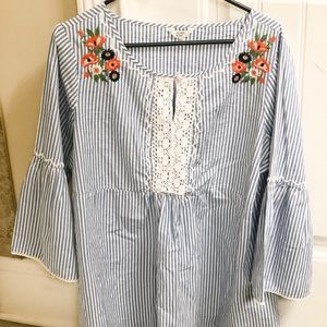 Crown & Ivy Bell Sleeve Top